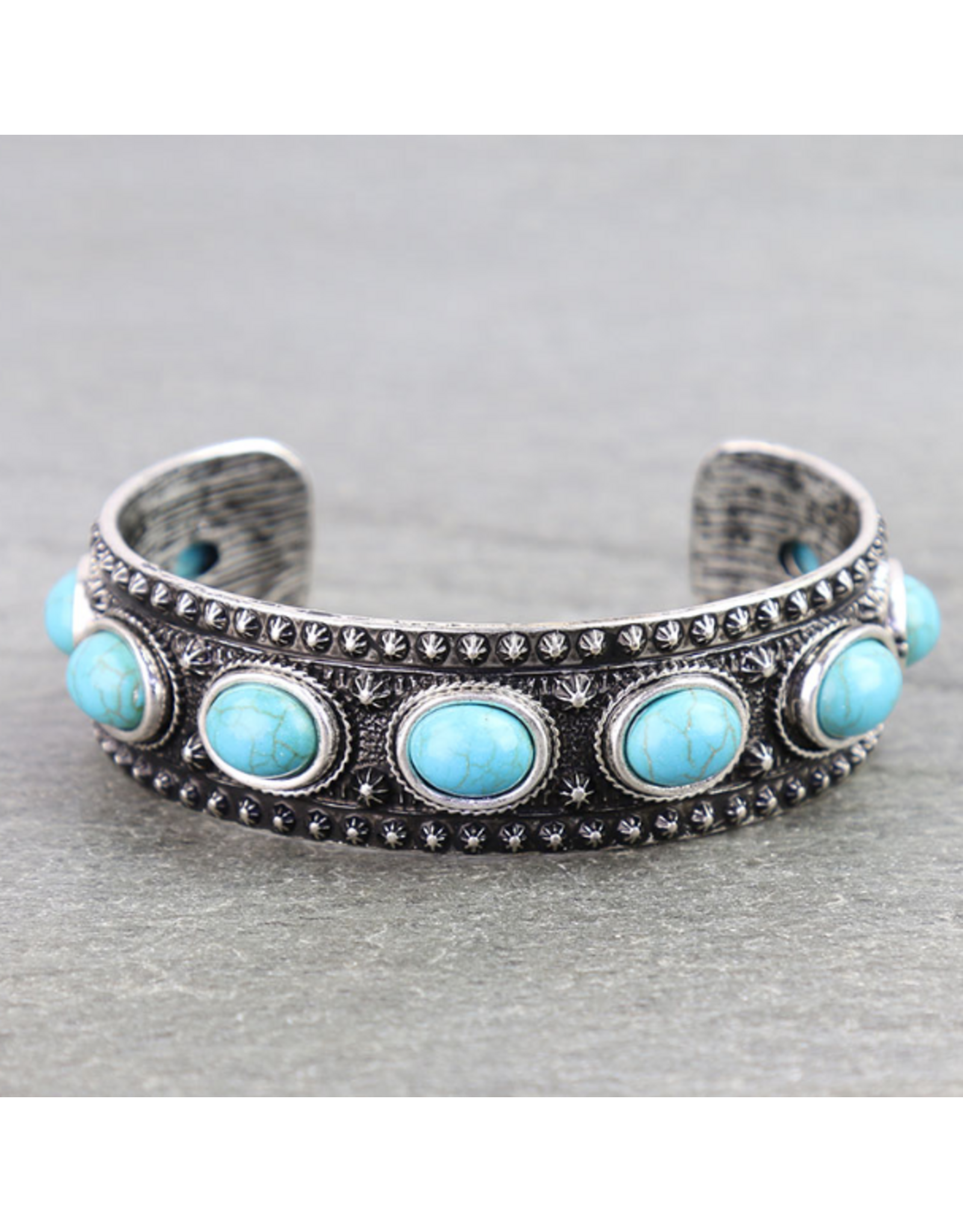 WESTERN ENGRAVED OVAL STONE BRACELET CUFF