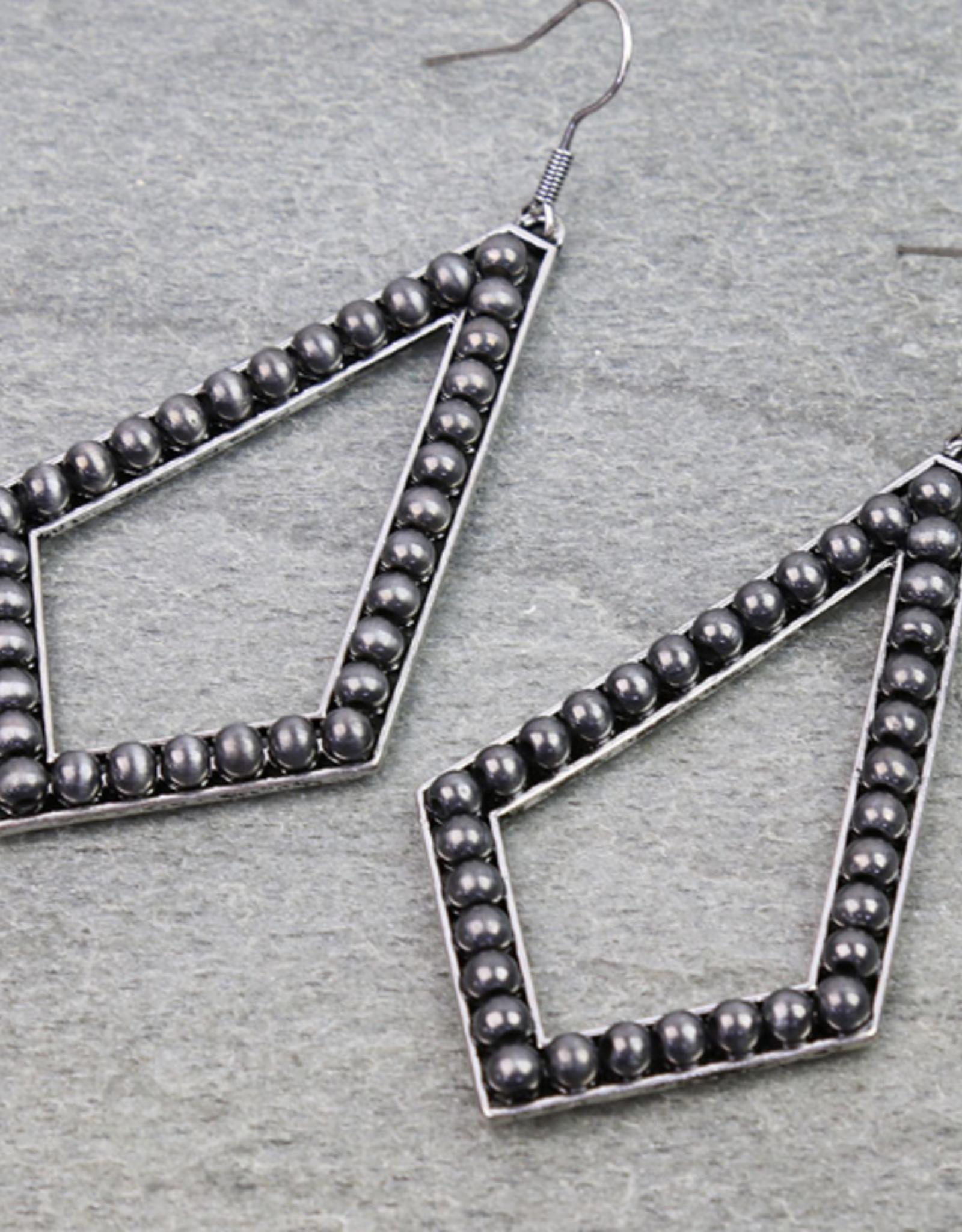 NAVAJO PEARL KITE SHAPE DANGLE EARRINGS