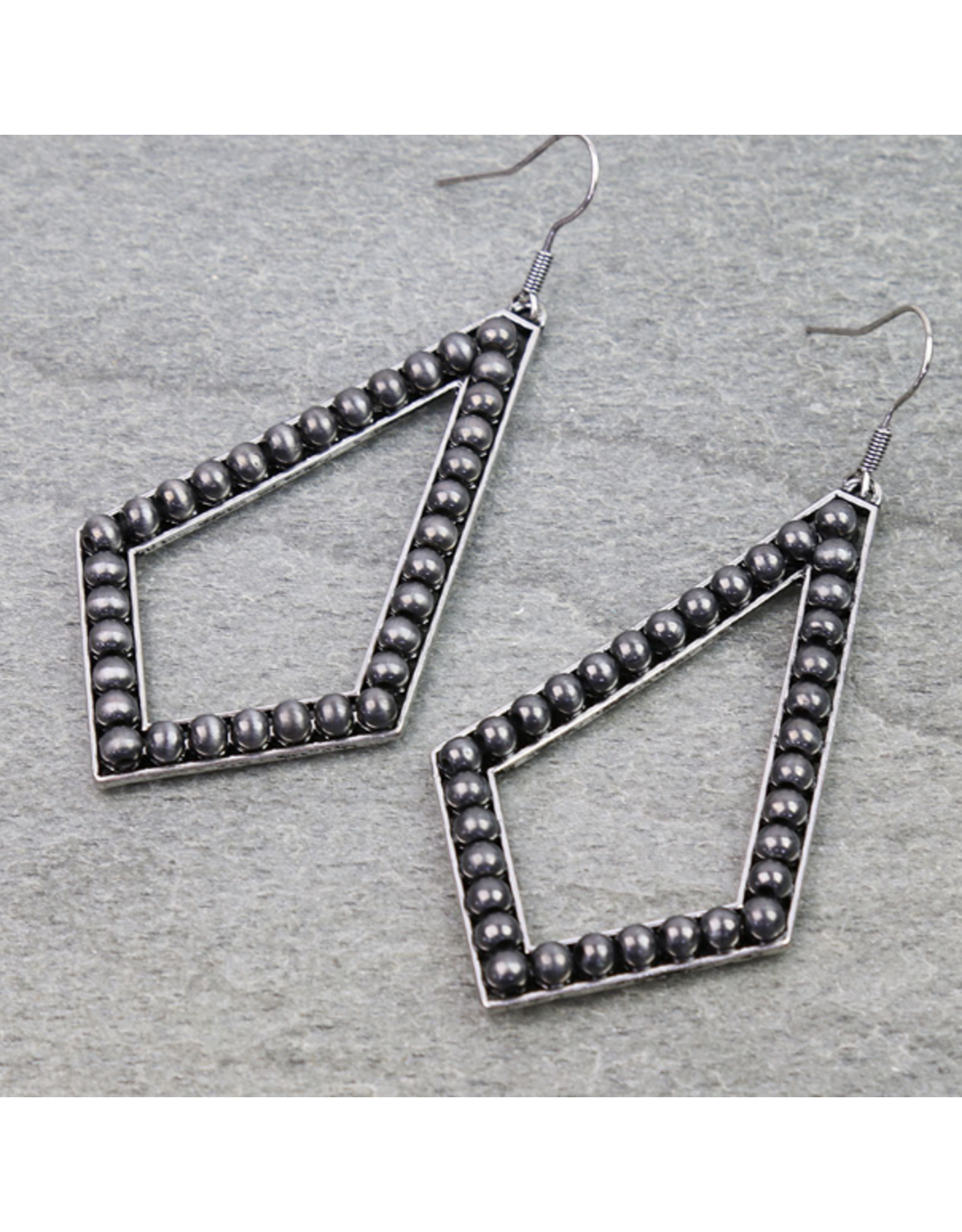 NAVAJO PEARL KITE SHAPE DANGLE EARRINGS