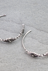 METAL SLIM CONCHO HOOP EARRINGS