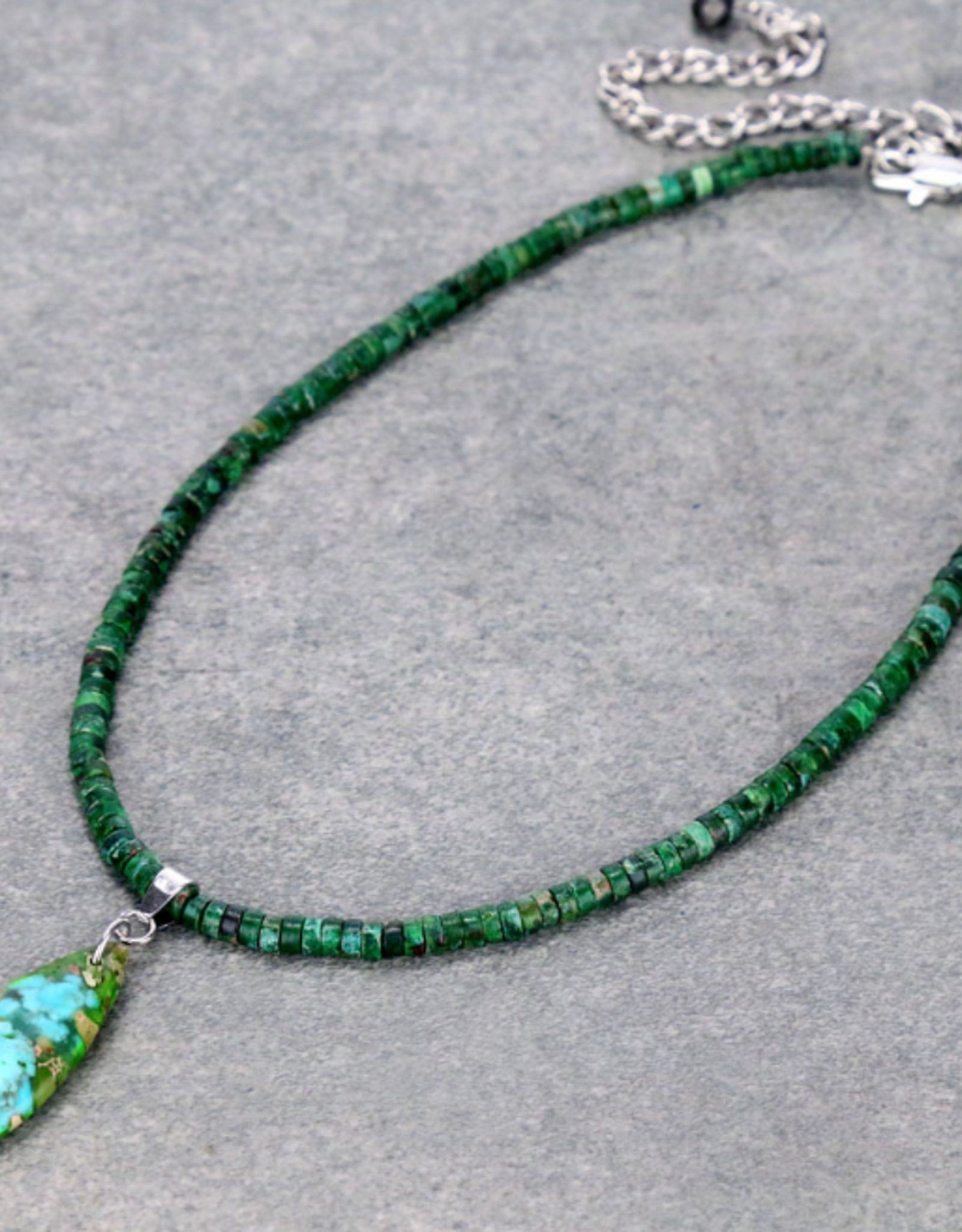 15" GREEN BEADS WITH TEARDROP PENDANT