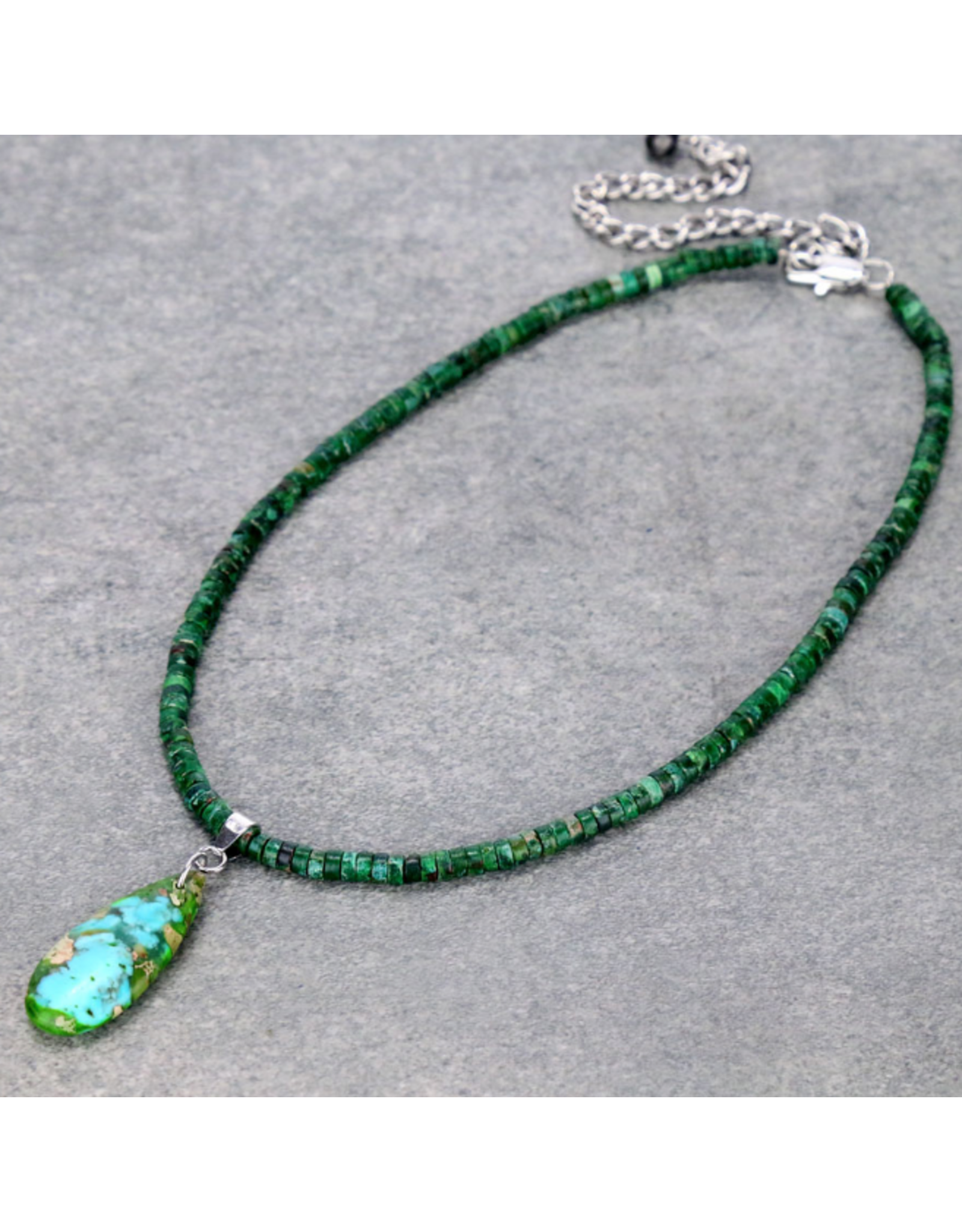 15" GREEN BEADS WITH TEARDROP PENDANT
