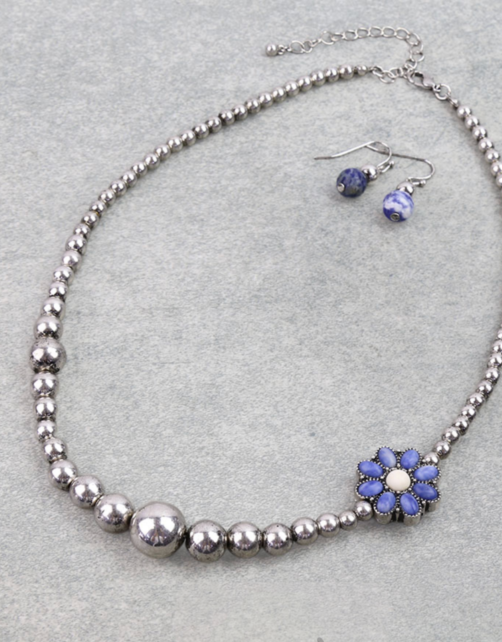 NAVAJO PEARL NECKLACE SET WITH FLOWER BLUE & WHITE