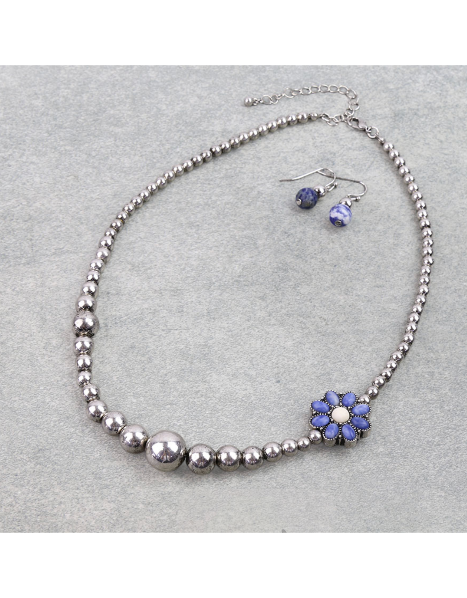NAVAJO PEARL NECKLACE SET WITH FLOWER BLUE & WHITE