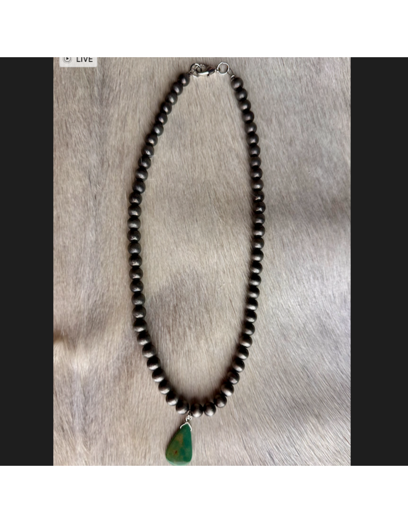 NECKLACE NAVAJO PEARL WITH GREEN TURQUOISE TEARDROP STONE