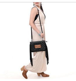 AD PURSE BLACK LEATHER QUILTED WITH LEATHER TOOLED PANEL