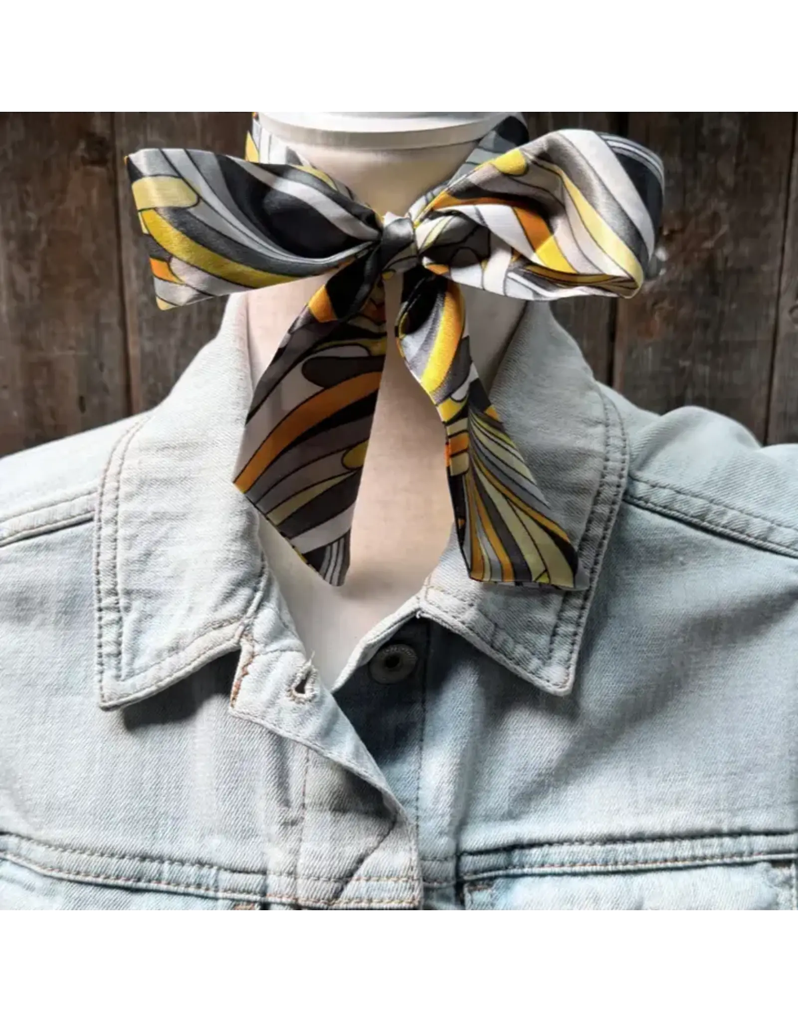 TWILLY YELLOW AND GRAY GEOMETRIC PRINT