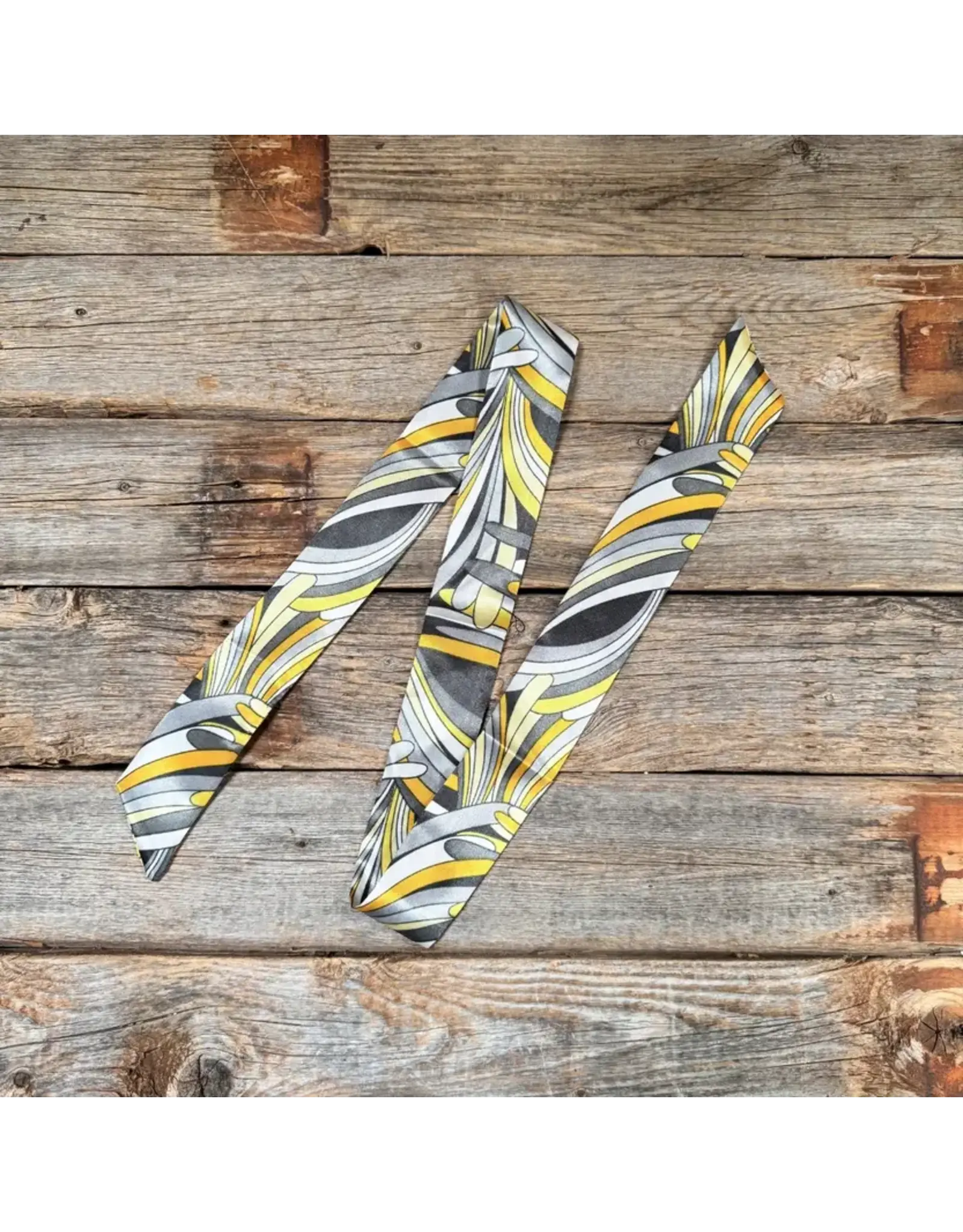 TWILLY YELLOW AND GRAY GEOMETRIC PRINT