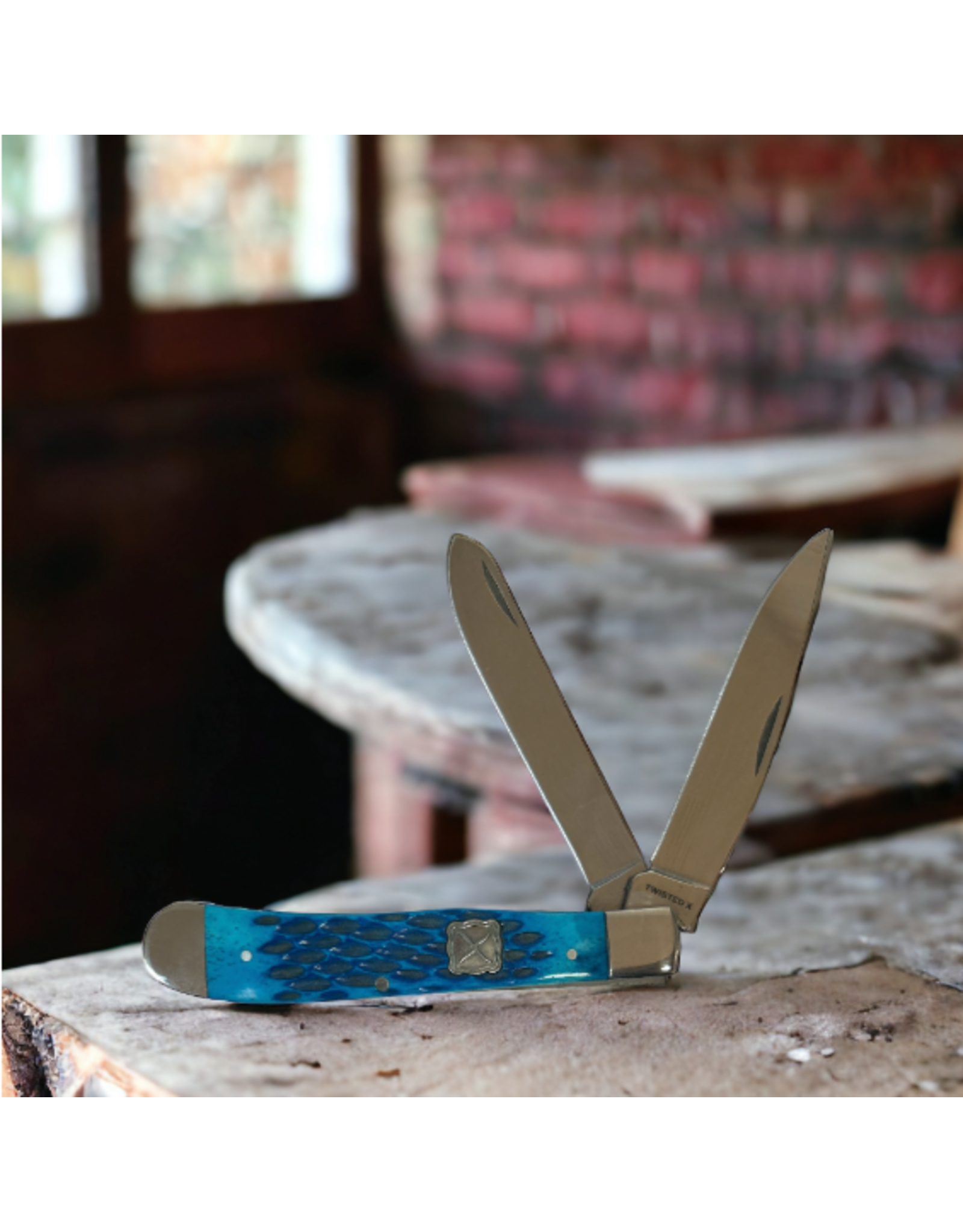 KNIFE TWISTED X BLUE BASKET WEAVE HANDLE DOUBLE BLADE