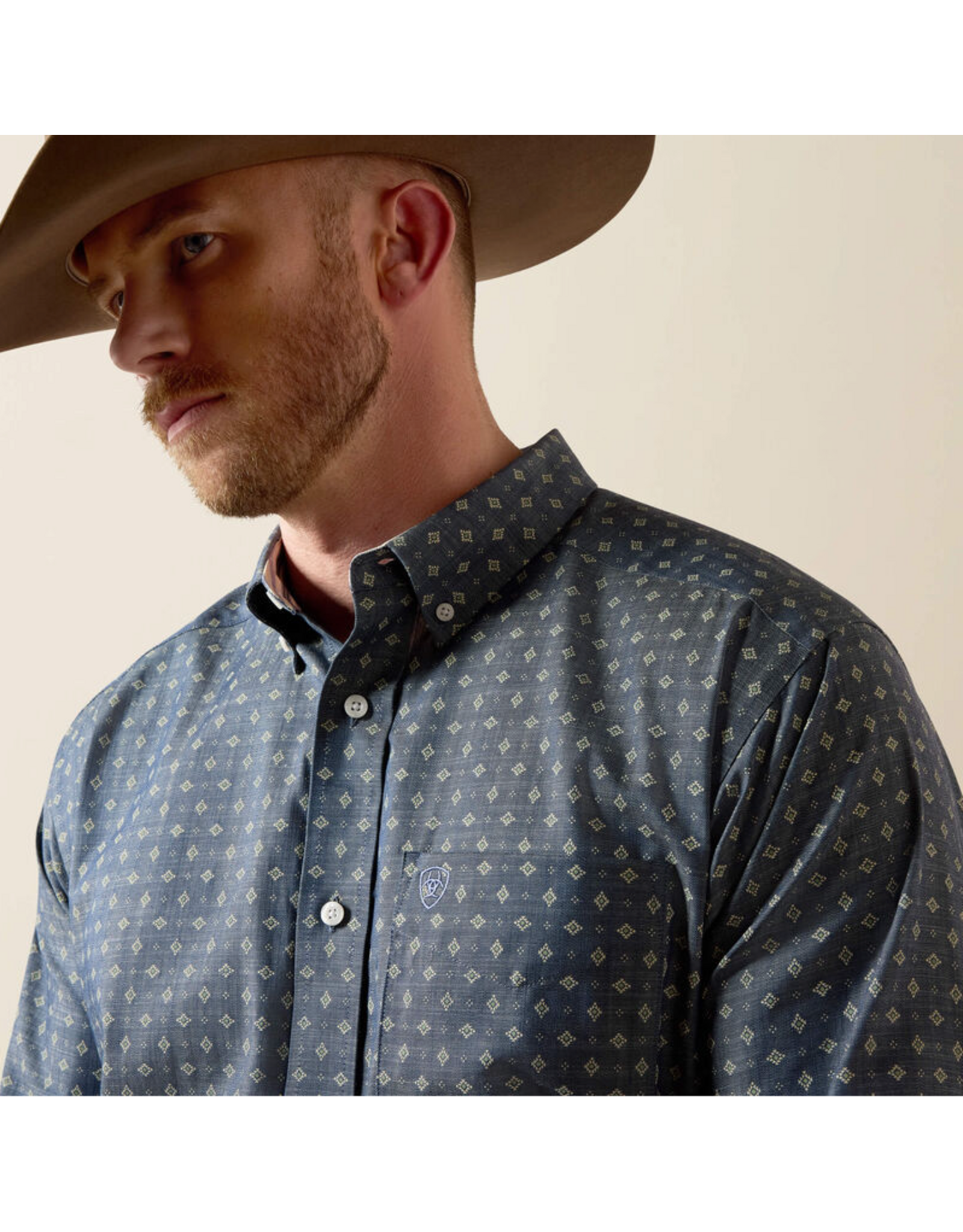 ARIAT SHIRT MNS ARIAT WALDEN CLASSIC FIT CHAMBRAY BLUE