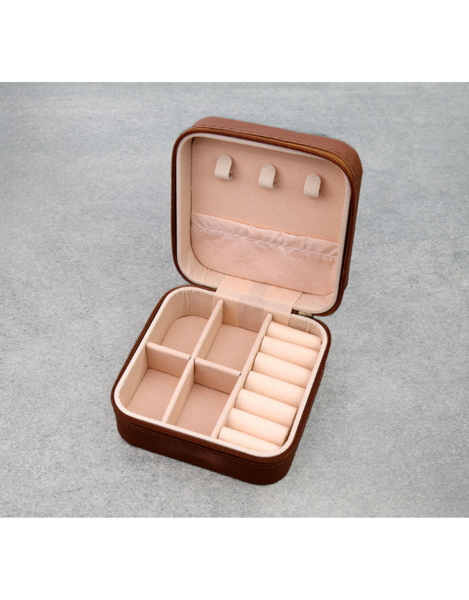 JEWELRY CASE BROWN LEATHER CHECKERED SPADE