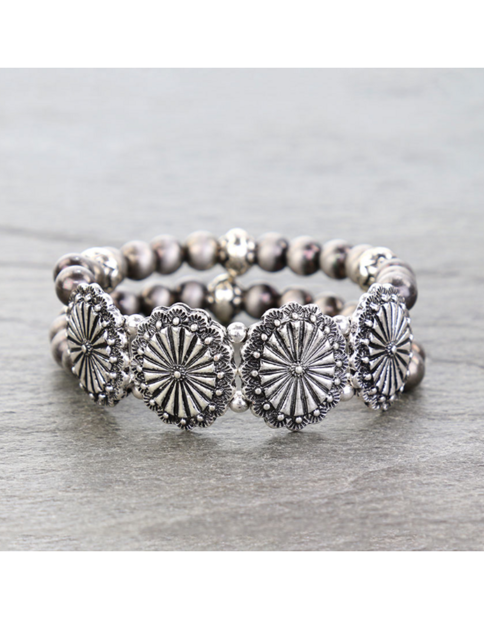 BRACELET STRETCH 2 LAYERED NAVAJO PEARL WITH CONCHOS