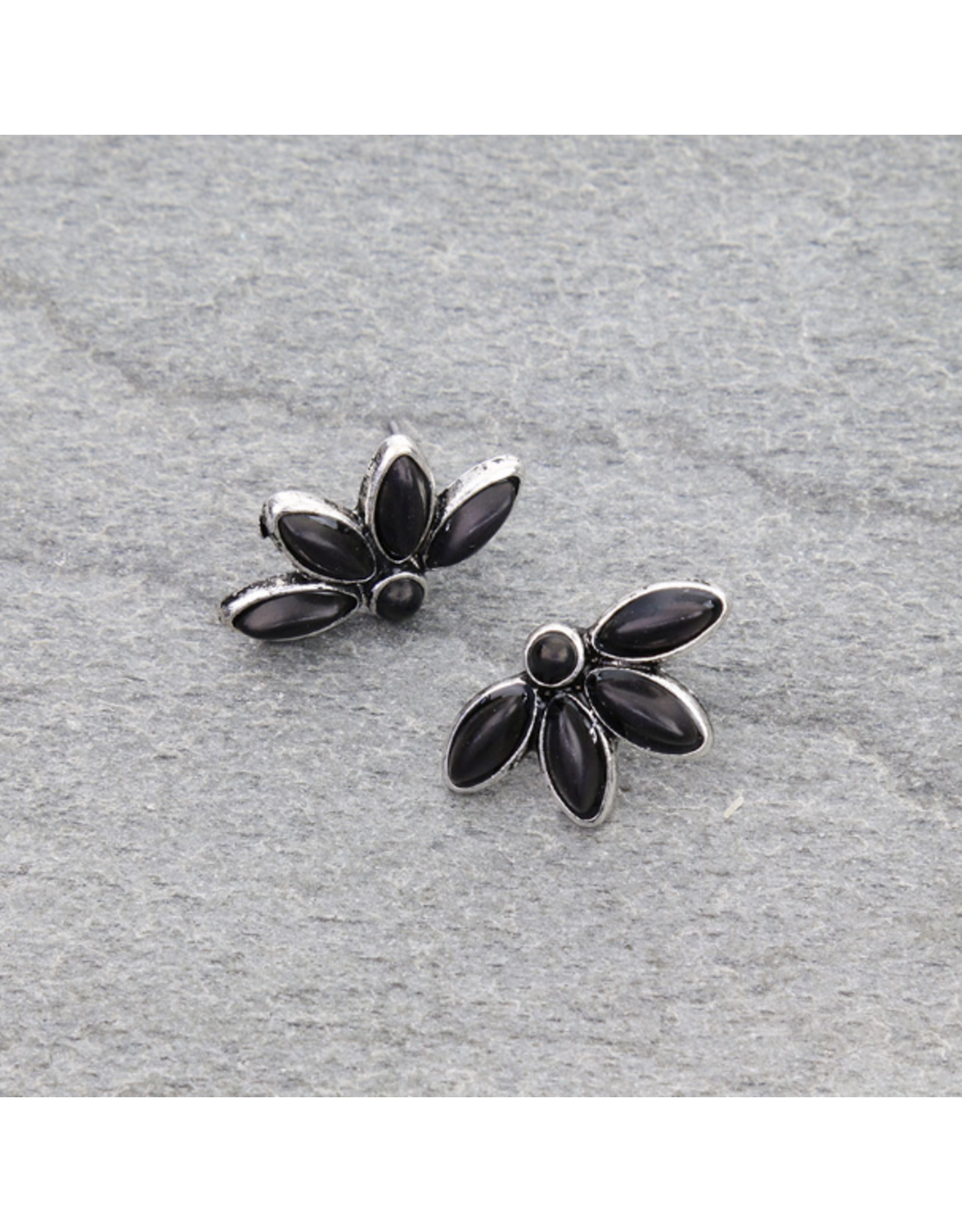 EARRING STUD FLOWER STONE