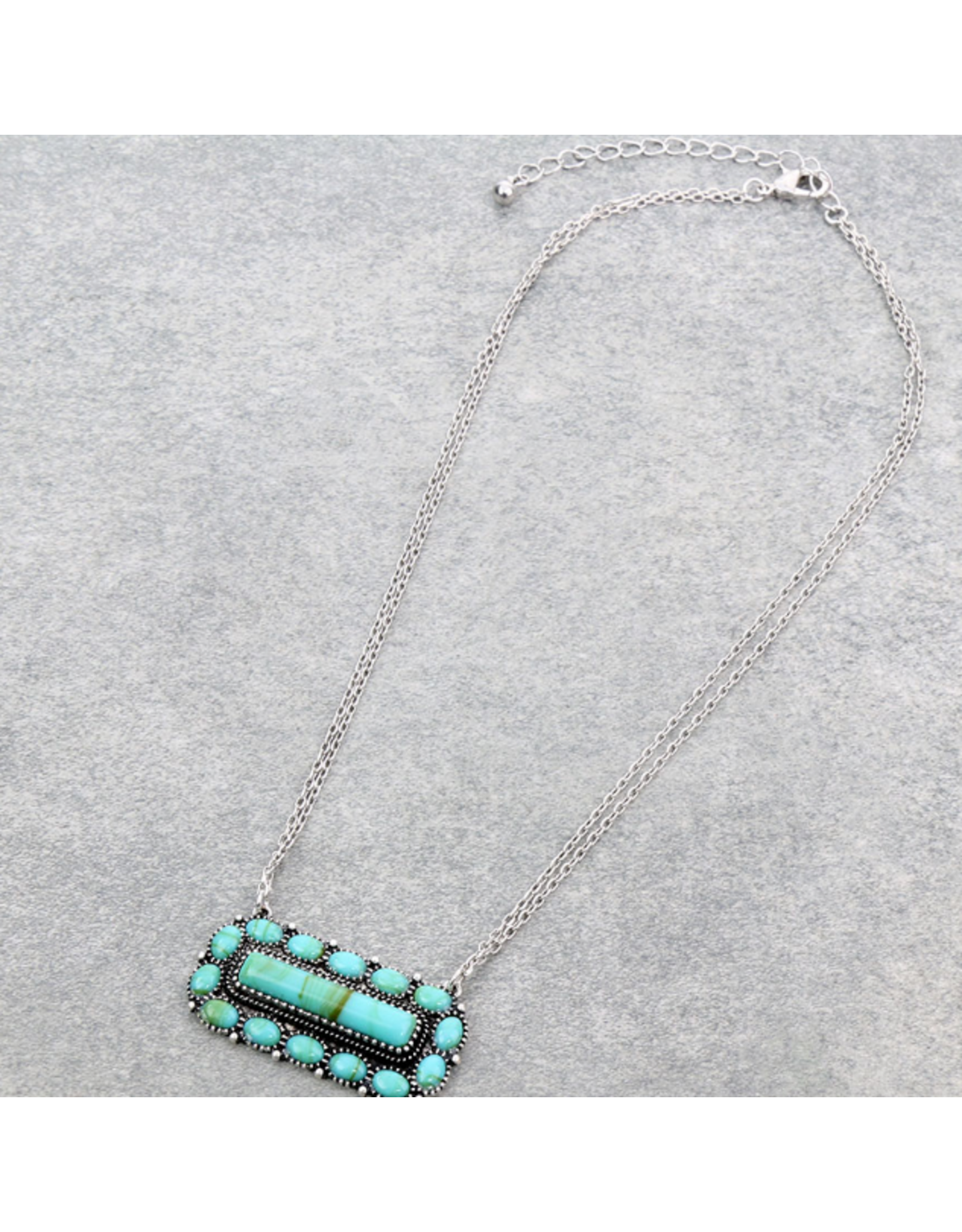 NECKLACE GREENISH TURQUOISE BAR WITH CIRCLE STONE EDGING