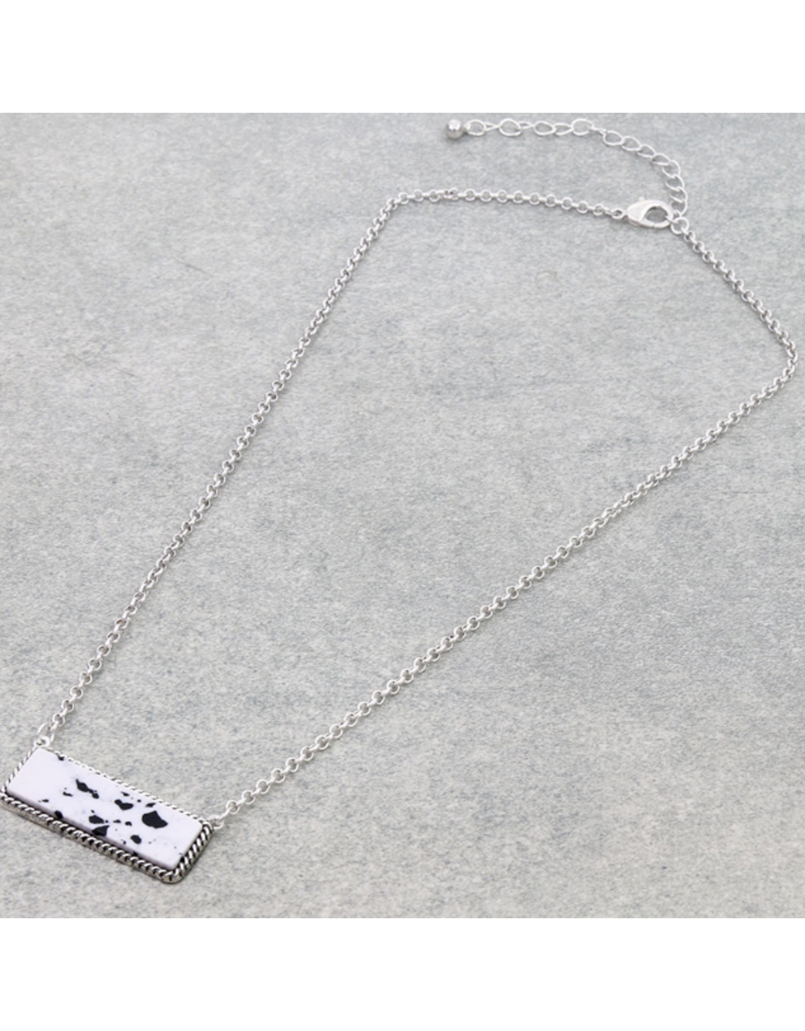 NECKLACE BAR STONE PENDENT