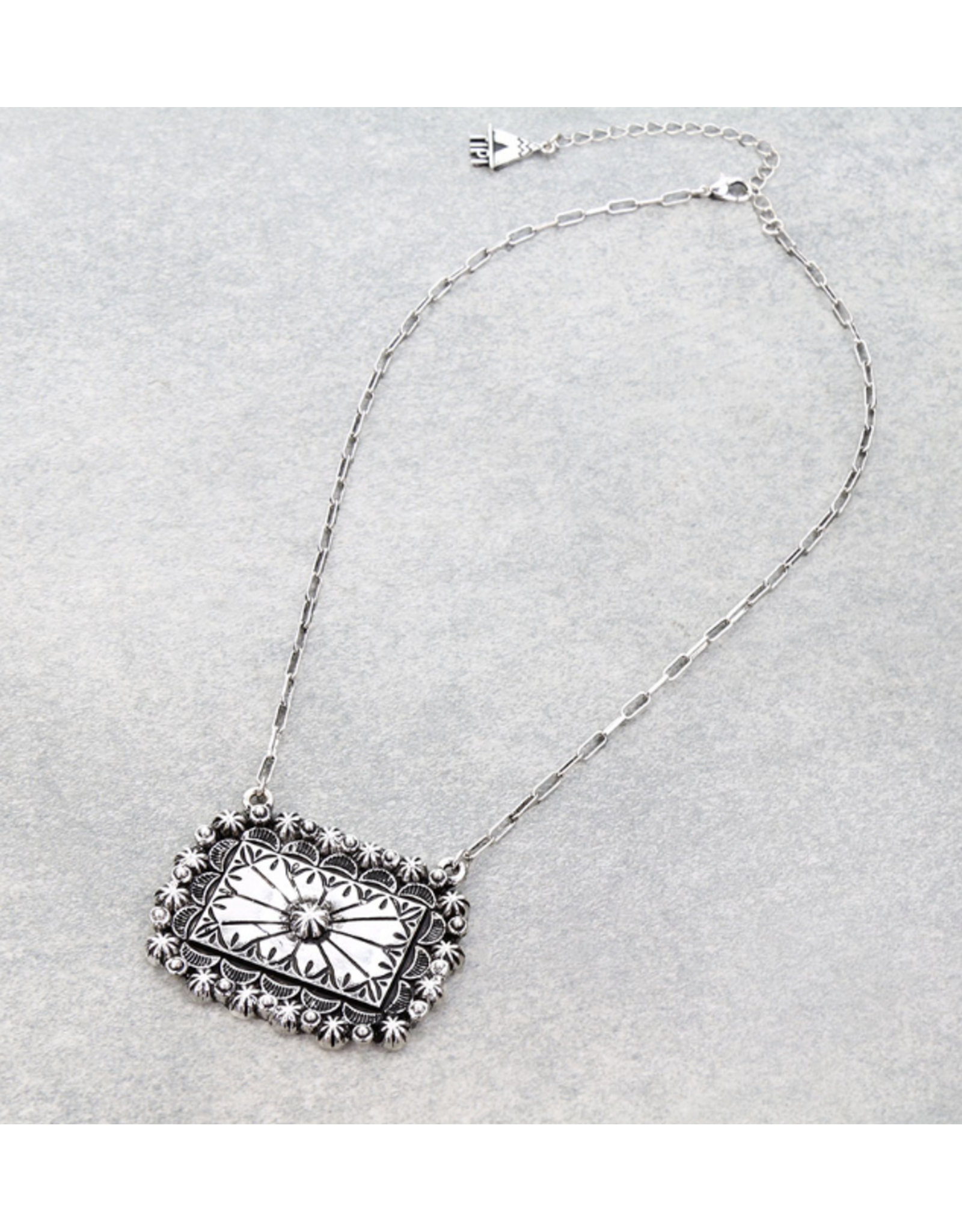 NECKLACE WESTERN LARGE SILVER CONCHO BAR