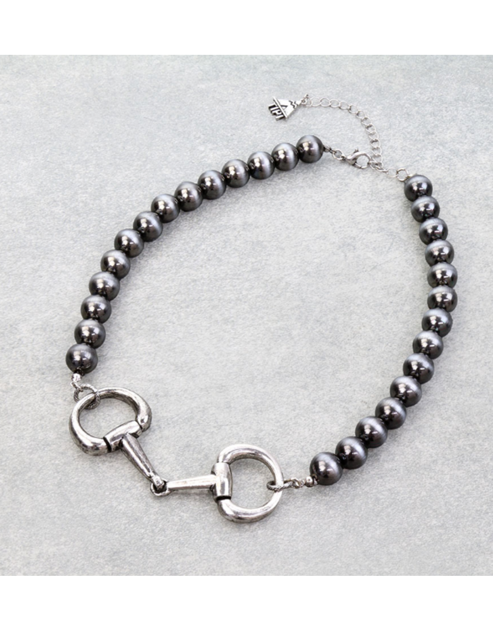 NECKLACE LARGE NAVAJO PEARL WITH HORSEBIT