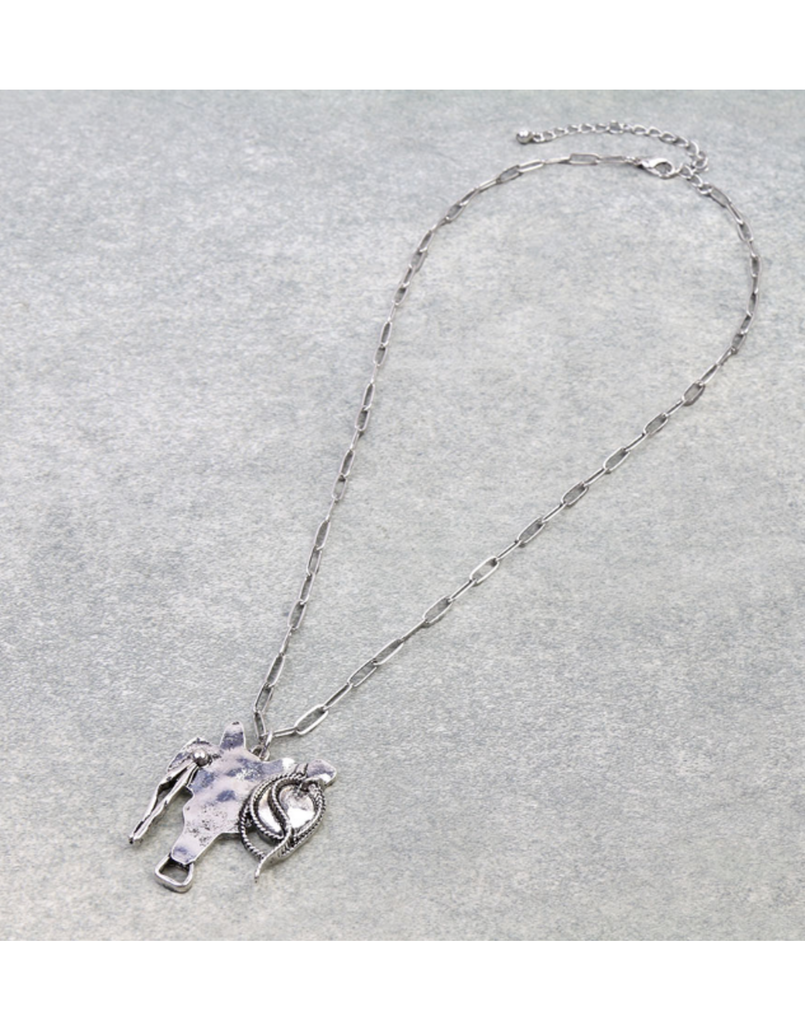 NECKLACE WESTERN SADDLE WITH ROPE PENDANT