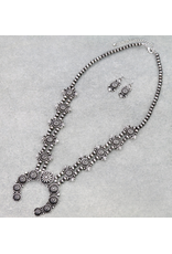 NECKLACE WESTERN NAVAJO PEARL SQUASH BLOSSOM