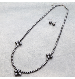 NECKLACE WITH EARRINGS  NAVAJO PEARL WITH PEARL CLUSTERS 32"