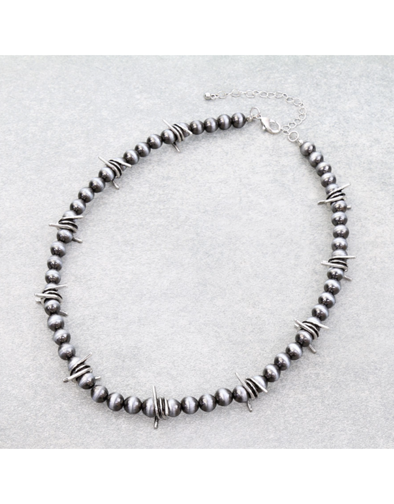 NECKLACE NAVAJO PEARL WITH BARBED WIRE