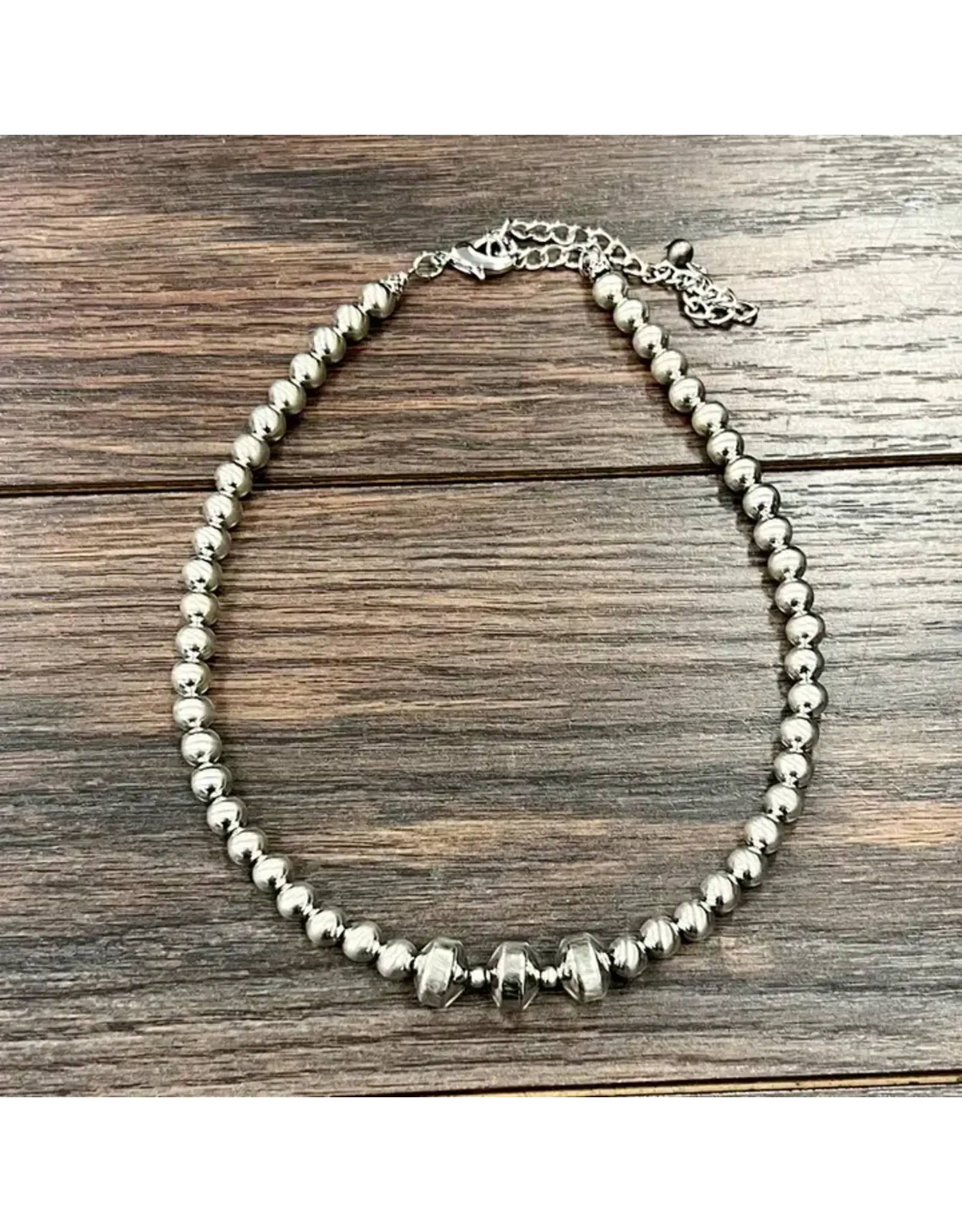 NECKLACE SILVER NAVAJO PEARL STYLE WITH LARGE SAUCER MIDDLE BEADS