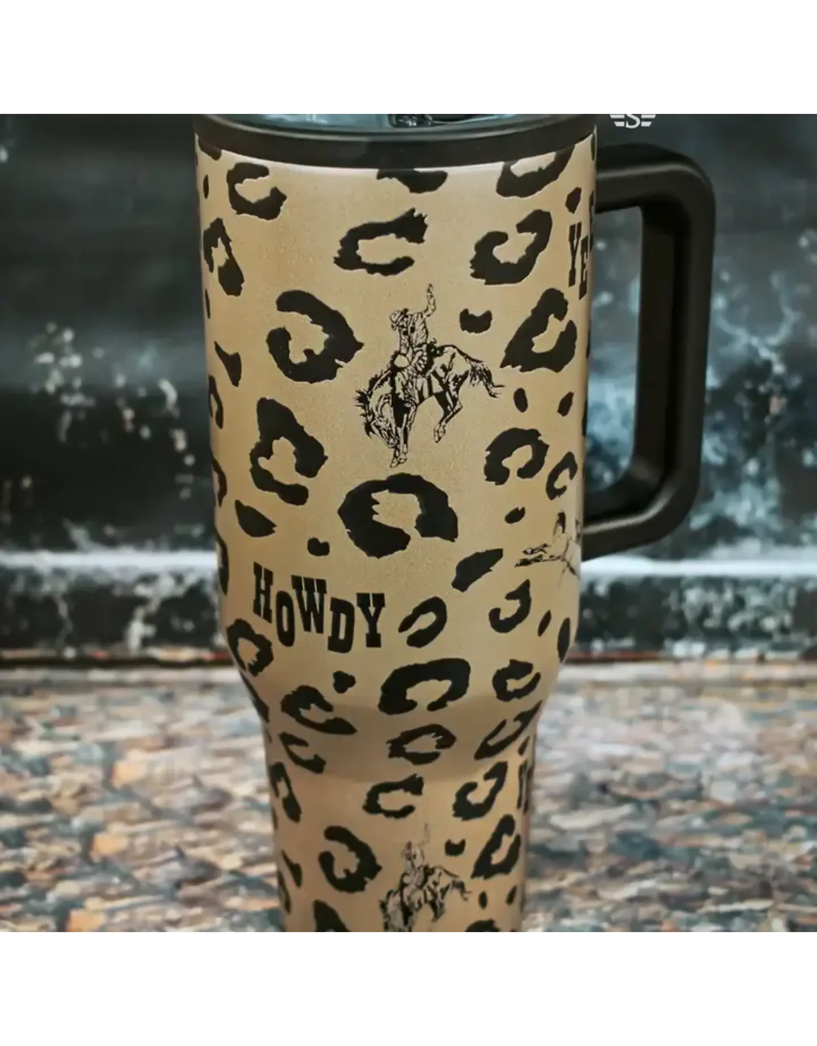 TUMBLER 40 OZ SPOTTED SPURRED FLIP TOP