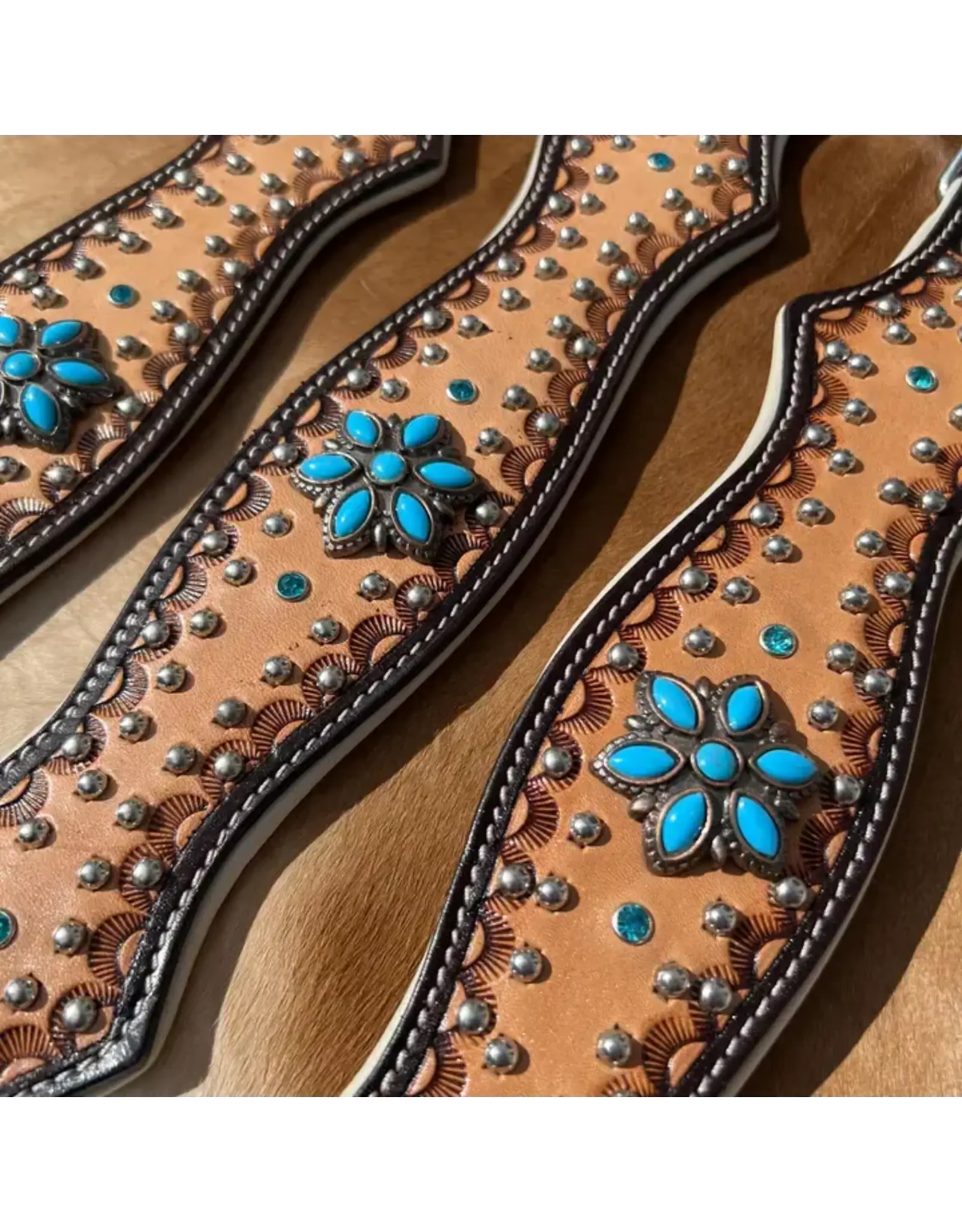 EQUIPAGE DOG COLLAR TOOLED LEATHER W/ TUR CONCHOS