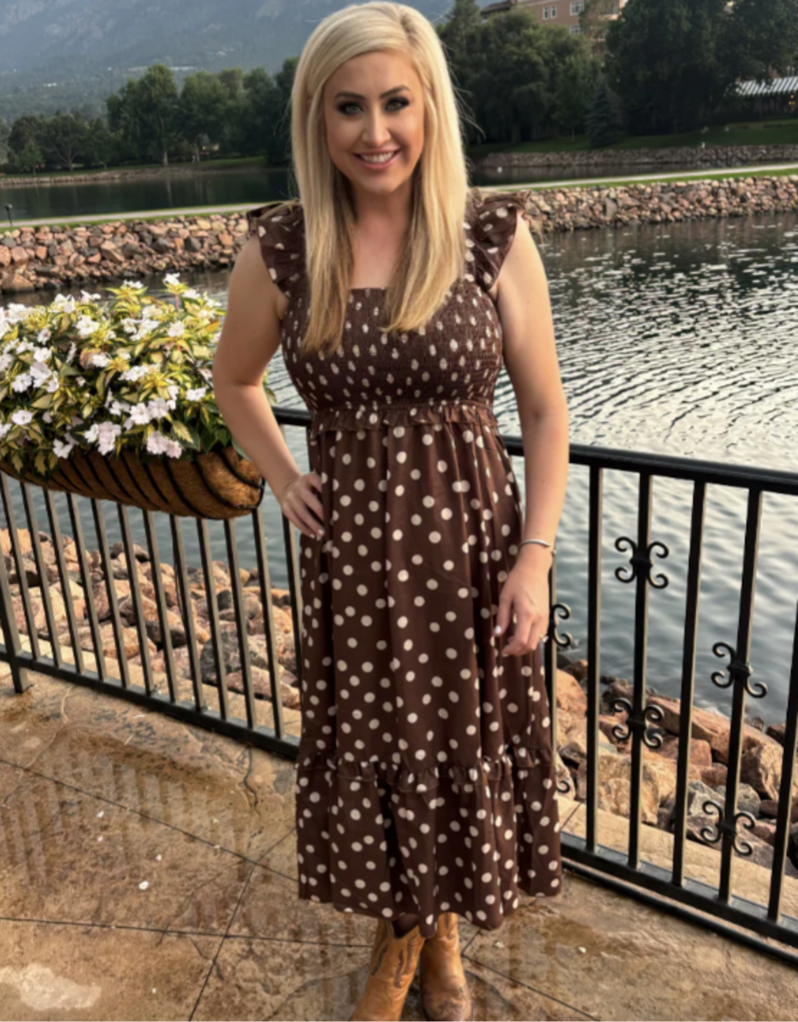 DRESS WMS MOCHA POLKA DOT SMOCKED