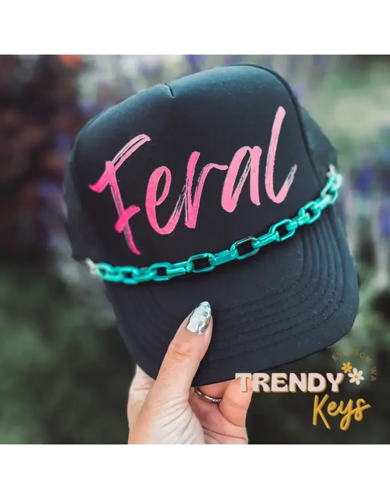 TRUCKER CAP WOMENS FERAL BLACK PINK WITH CHAIN