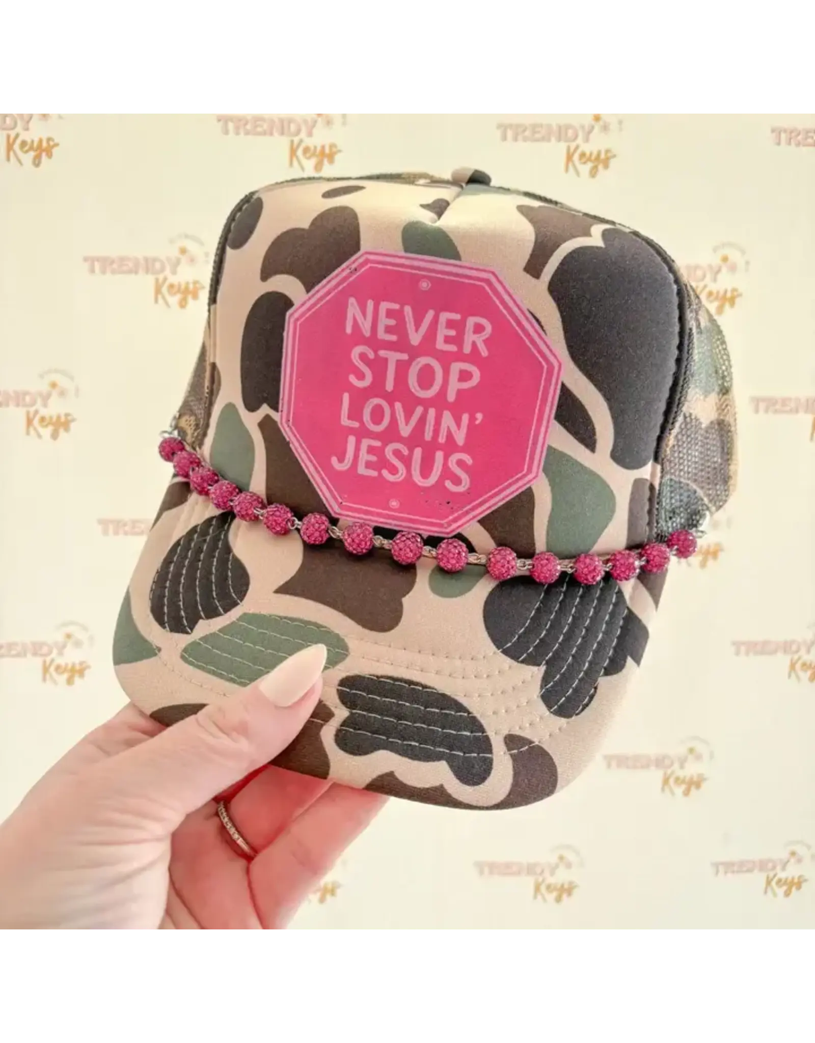 TRUCKER CAP WOMENS NEVER STOP LOVING JESUS