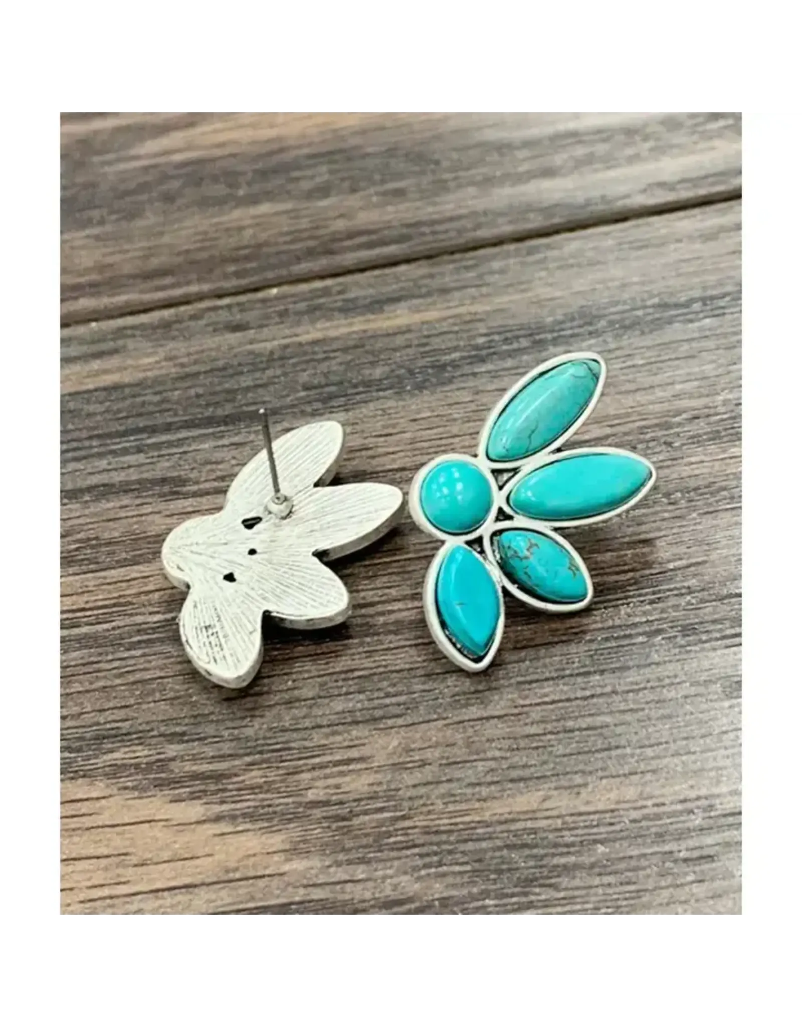 EARRING STUD 1.2 " TURQUOISE 1/2 FLOWER CONCHO