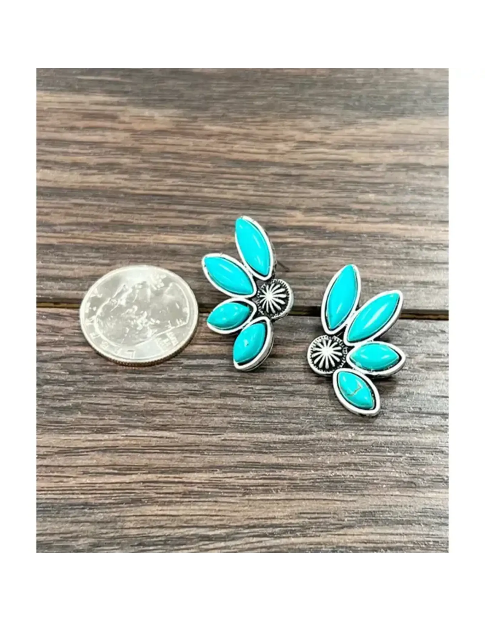 EARRING STUD 1/2 TURQUOISE FLOWER CONCHO CENTER