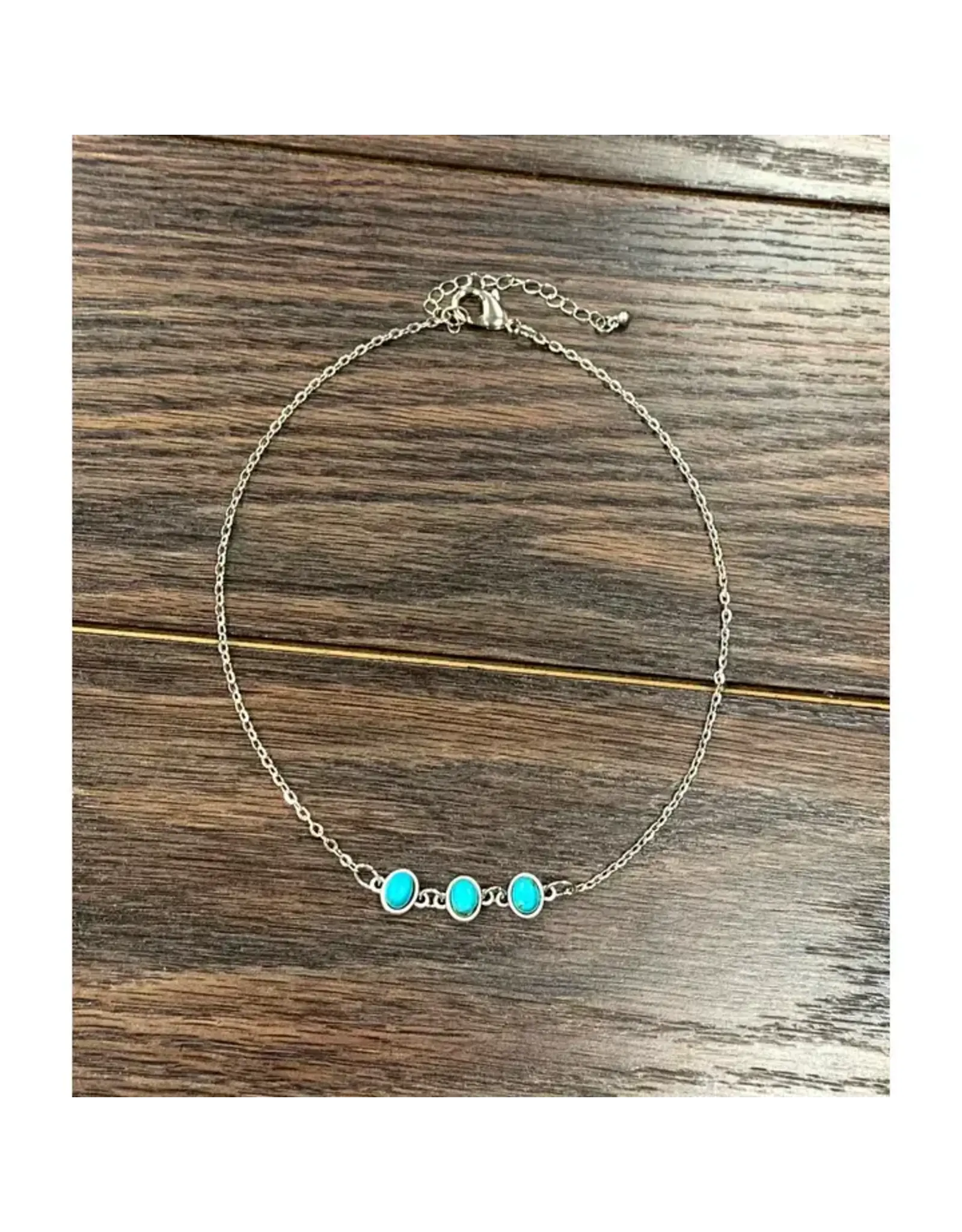 NECKLACE DAINTY 3 CIRCLE TURQUOISE STONES 15"