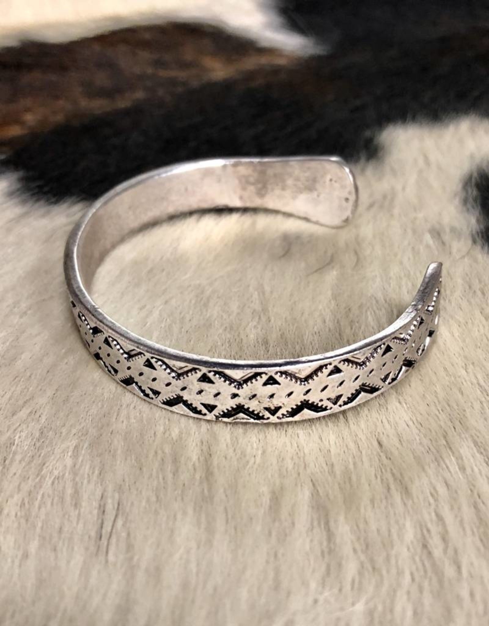 AZTEC vtg ENGRAVED cut out silvertone METAL CUFF BRACELET