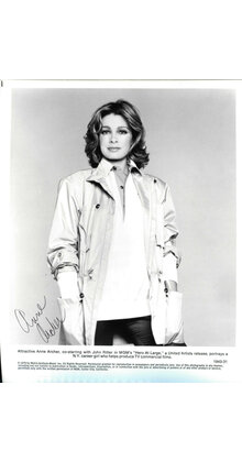 ANNE ARCHER, ACTRESS OSCAR WINNER 8X10 SIGNED WITH COA
