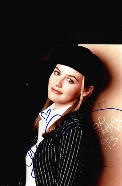 ALICE SILVERSTONE AUTOGRAPHED SIGNED 8X10 COLOR PRESS PHOTO BLACK HAT