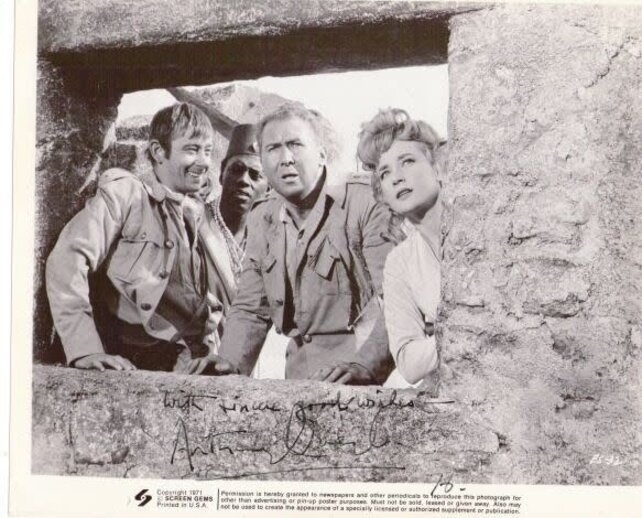 ANTHONY QUAYLE STONE WINDOW SIGNED 8X10 PHOTO AUTOGRAPHED W/COA