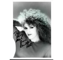 BERNADETTE PETERS AUTOGRAPHED SIGNED 8X10 PRESS PHOTO WITH COA