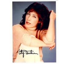 LILY TOMLIN SIGNED 8X10 PHOTO CLOSE UP WHITE PANTS WITH COA