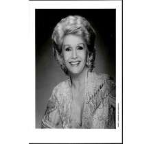 DEBBIE REYNOLDS, DECEASED CARRIE FISHER'S MOM SIGNED & "INSCRIBED" 8X10 WITH COA