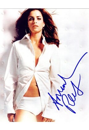 AMANDA PEET AUTOGRAPHED SIGNED 8X10 PHOTO IN WHITE WITH COA