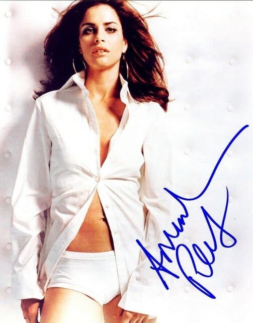 AMANDA PEET AUTOGRAPHED SIGNED 8X10 PHOTO IN WHITE WITH COA