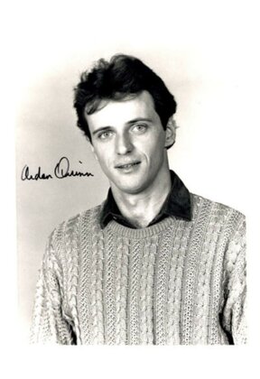 AIDAN QUINN AUTOGRAPHED SIGNED 8X10 WEARING SWEATER INCLUDES COA ID: 611