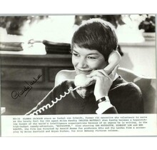 GLENDA JACKSON SIGNED 8X10 OSCAR WINNER AUTHENTICATED JSA AUTHENTICATED #N44664