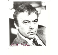 HERBERT LOM BLURRY BACKGROUND SIGNED PHOTO AUTOGRAPHED W/COA 8X10