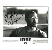 WESLEY SNIPES AUTOGRAPHED SIGNED 8X10 STUDIO PHOTO "DROP ZONE"