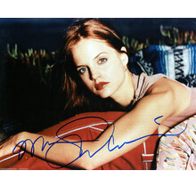 MENA SUVARI AUTOGRAPHED SIGNED 8X10 AMERICAN BEAUTY ACTRESS " LOOKING GORGEOUS