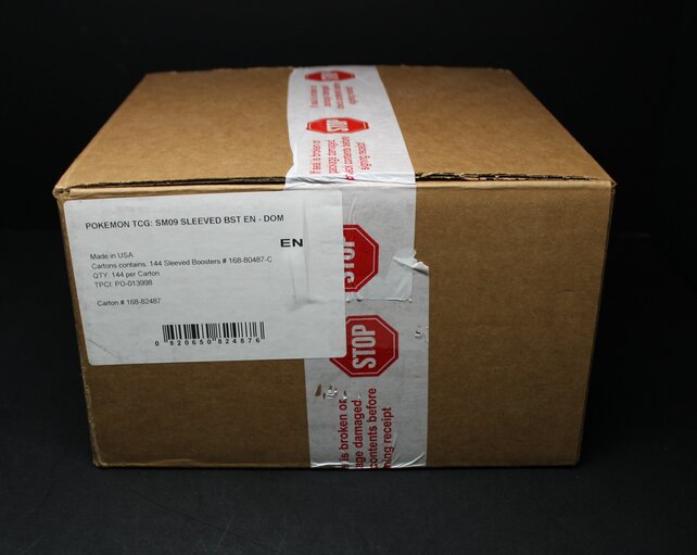 TEAM UP SLEEVED POKEMON  BOOSTER CASE