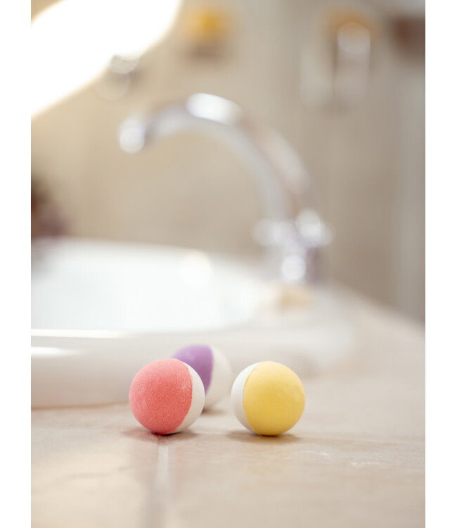 Lemon Lavender In a  Fizzy Mini Bath Bombs